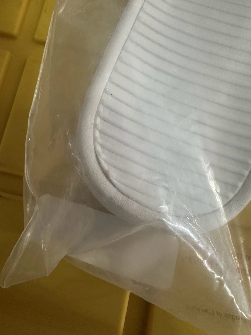 Kith Coke Slides - Picture 4 of 4